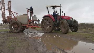 摇拖拉机视频,视频展现农业现代化风采